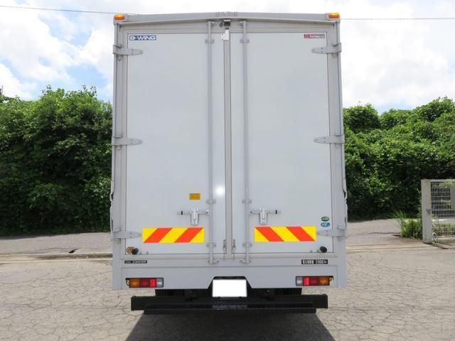 https://jema-auto-bucket.eu-central-1.linodeobjects.com/uploads/1761169320390-24071365_05.jpg