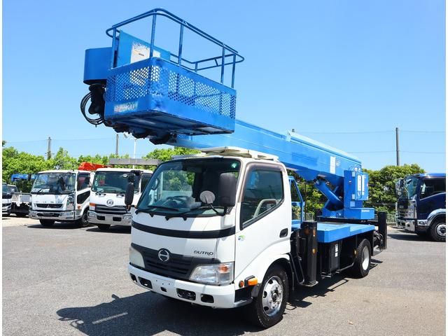 https://jema-auto-bucket.eu-central-1.linodeobjects.com/uploads/1761257911478-24065511_01.jpg
