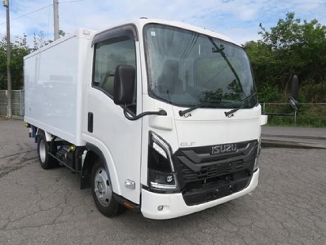 https://jema-auto-bucket.eu-central-1.linodeobjects.com/uploads/1777686526384-12265031_01.jpg