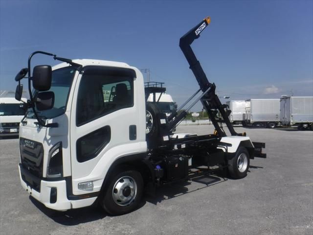 https://jema-auto-bucket.eu-central-1.linodeobjects.com/uploads/1777722348667-24765053_01.jpg