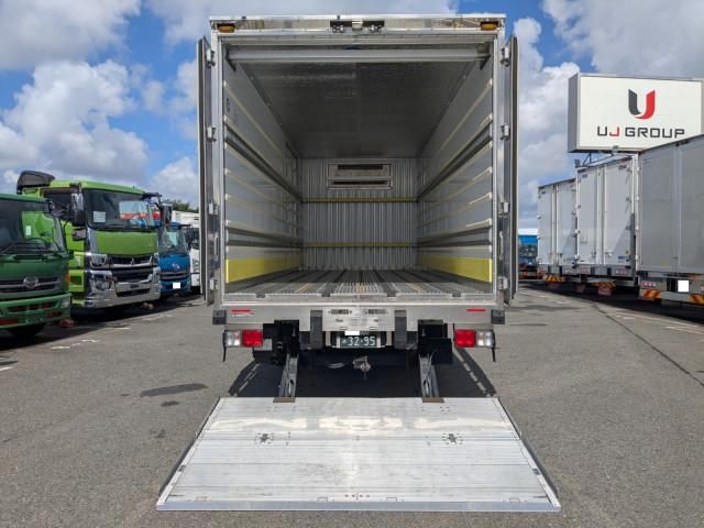https://jema-auto-bucket.eu-central-1.linodeobjects.com/uploads/1782993346020-16165359_08.jpg
