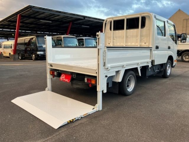 https://jema-auto-bucket.eu-central-1.linodeobjects.com/uploads/1783505784176-32350034_01.jpg