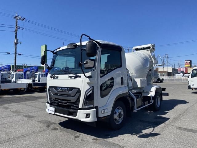 https://jema-auto-bucket.eu-central-1.linodeobjects.com/uploads/1784029607435-11465279_01.jpg