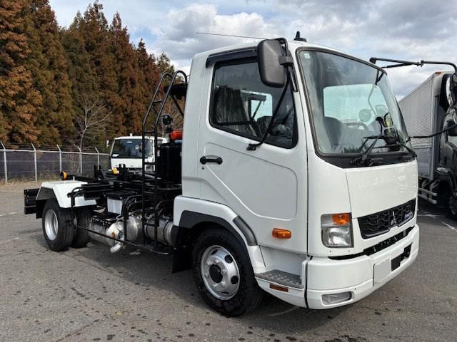 https://jema-auto-bucket.eu-central-1.linodeobjects.com/uploads/1784064217026-33065050_01.jpg